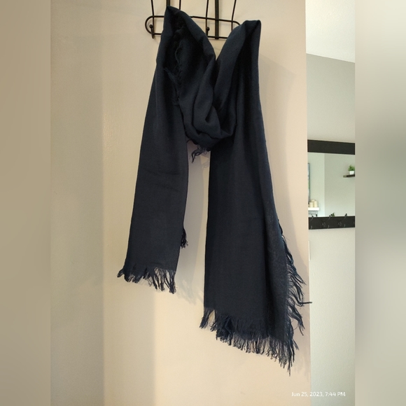 JC Sunny Navy Blue Scarf - Picture 1 of 3